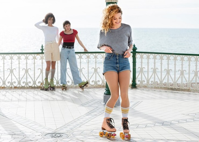 Fashion On Wheels: Roller Skating Apparel by Áo Patin Thiết Kế